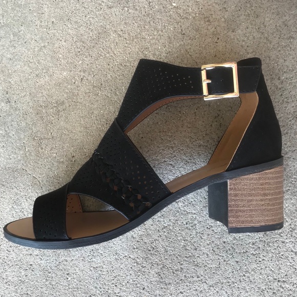 small block heel black shoes